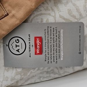 Men'a Wrangler ATG tan pants NWT